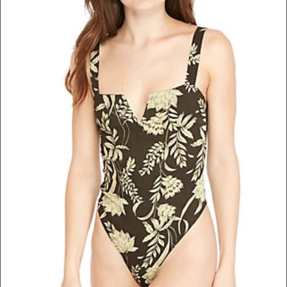 Free People
Pippa V-Wire Print Bodysuit